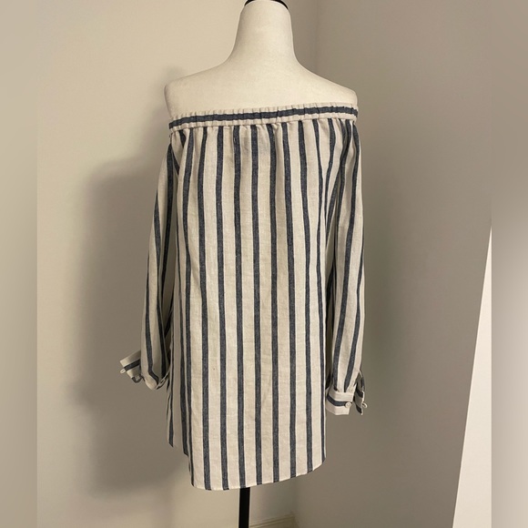 Derek Lam linen off shoulder button down - Picture 2 of 5